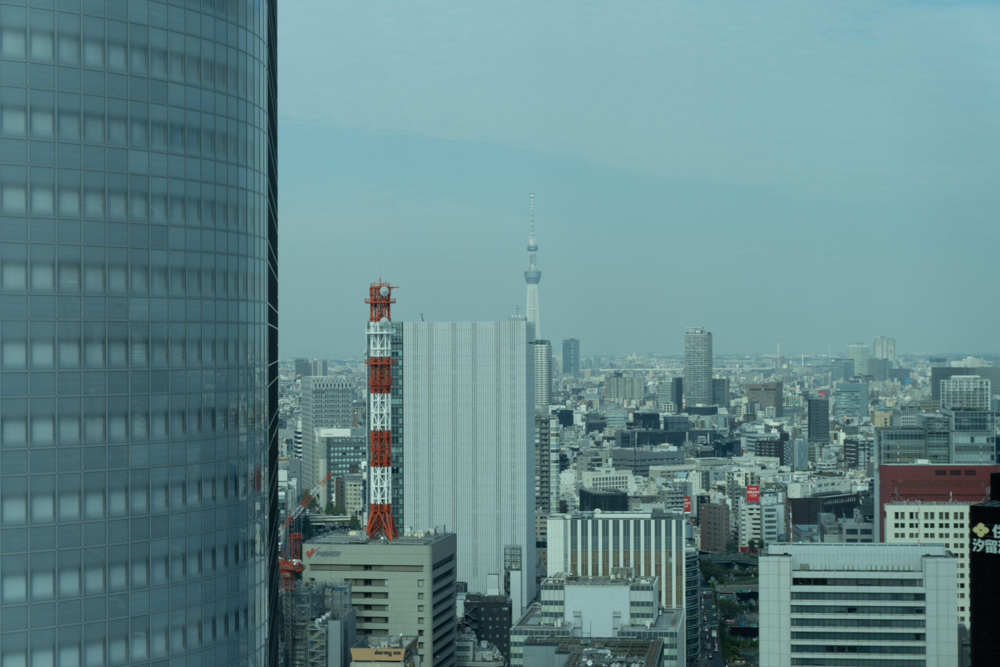 外の景色、下にはすぐ地面が・・・